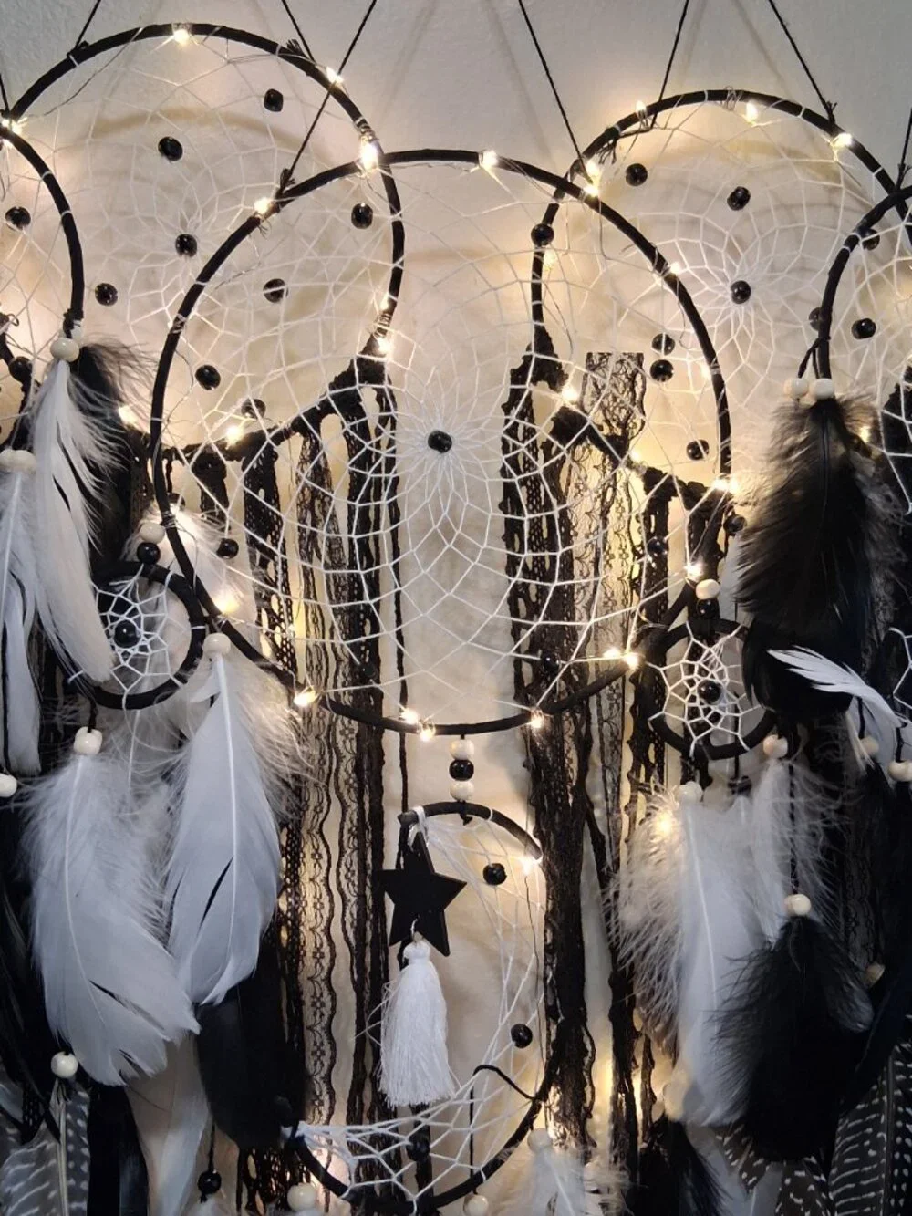 🖤✨ Raven’s Whispering Veil – 5 Ring Dreamcatcher with LED Lights ✨🖤